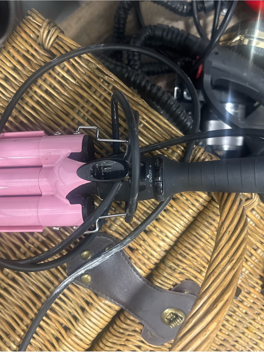 Pink Triple Barrel Hair Waver